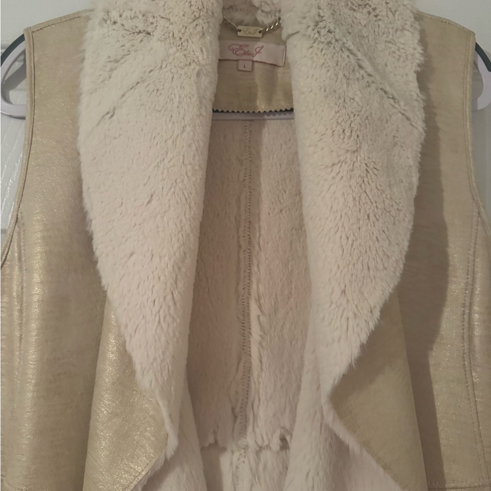 Eliza J Elegant Cream Sleeveless Vedt - Picture 2 of 3